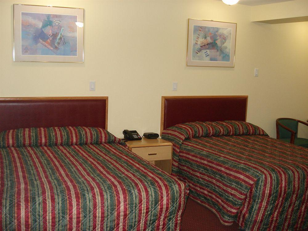 Lincoln Motel Sturgeon Falls Exterior foto