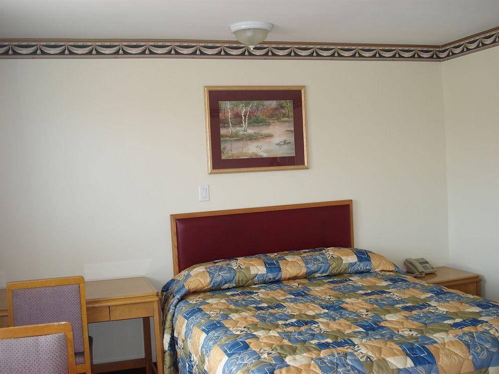 Lincoln Motel Sturgeon Falls Exterior foto