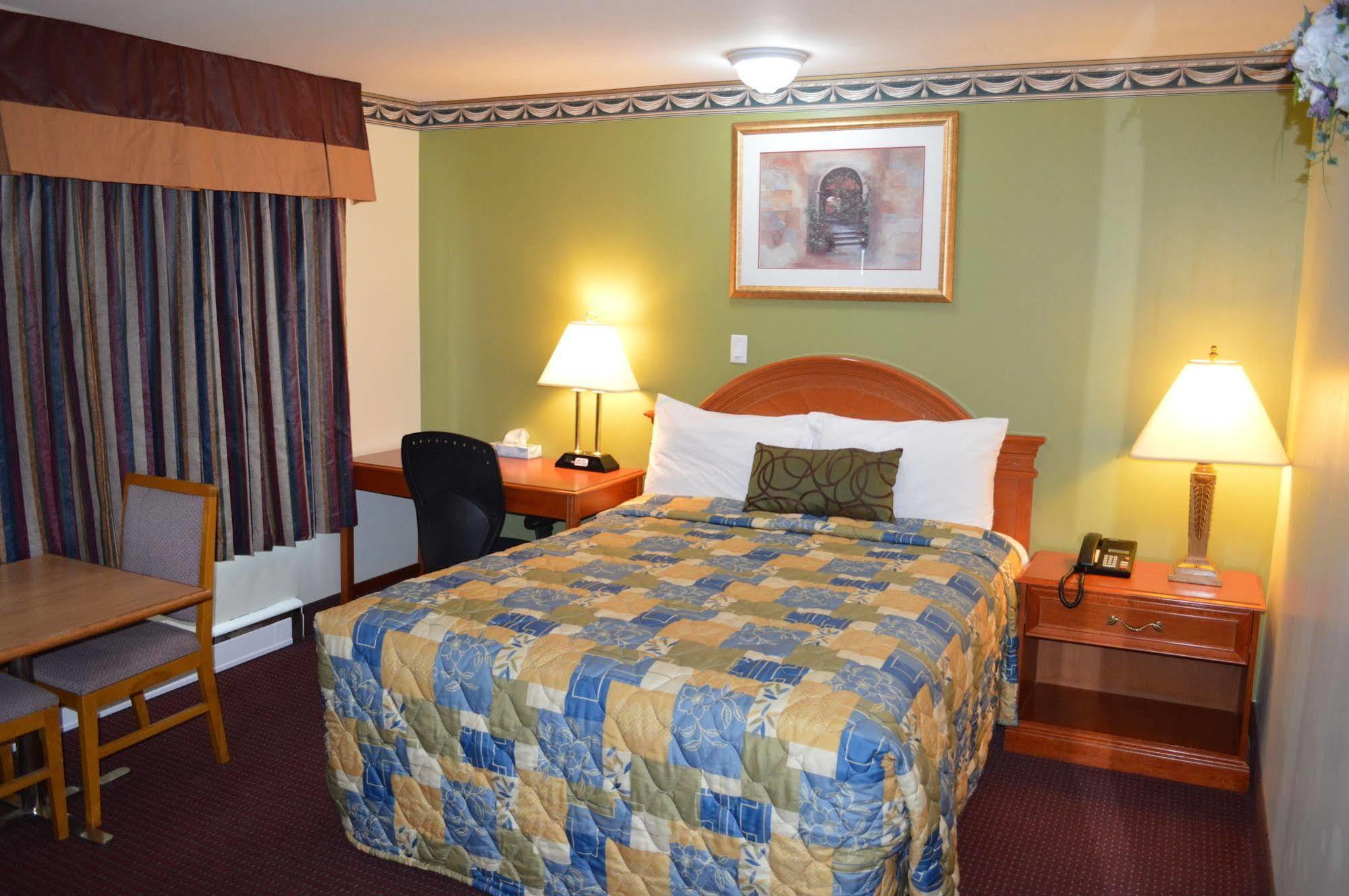 Lincoln Motel Sturgeon Falls Exterior foto